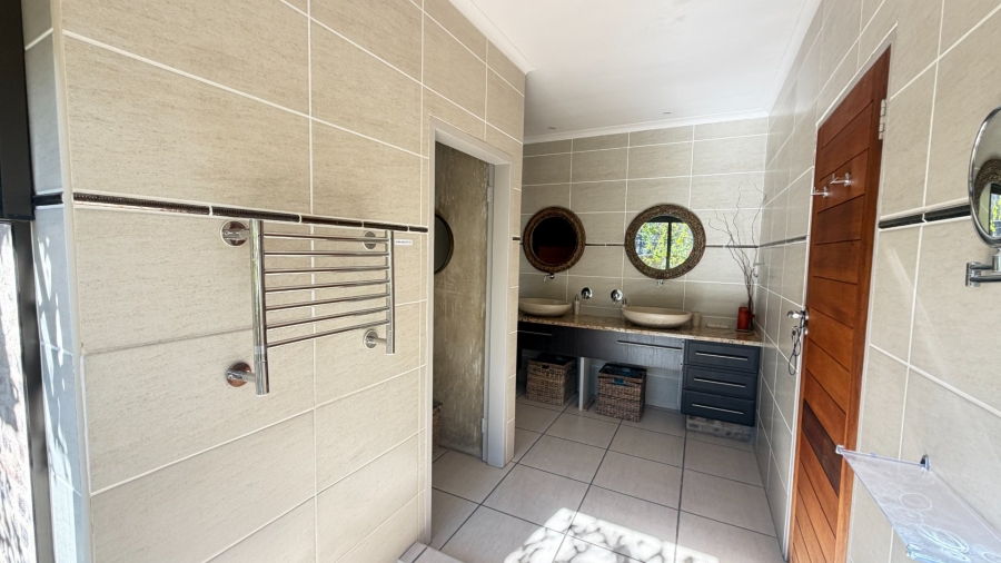 4 Bedroom Property for Sale in Viljoenskroon Rural Free State